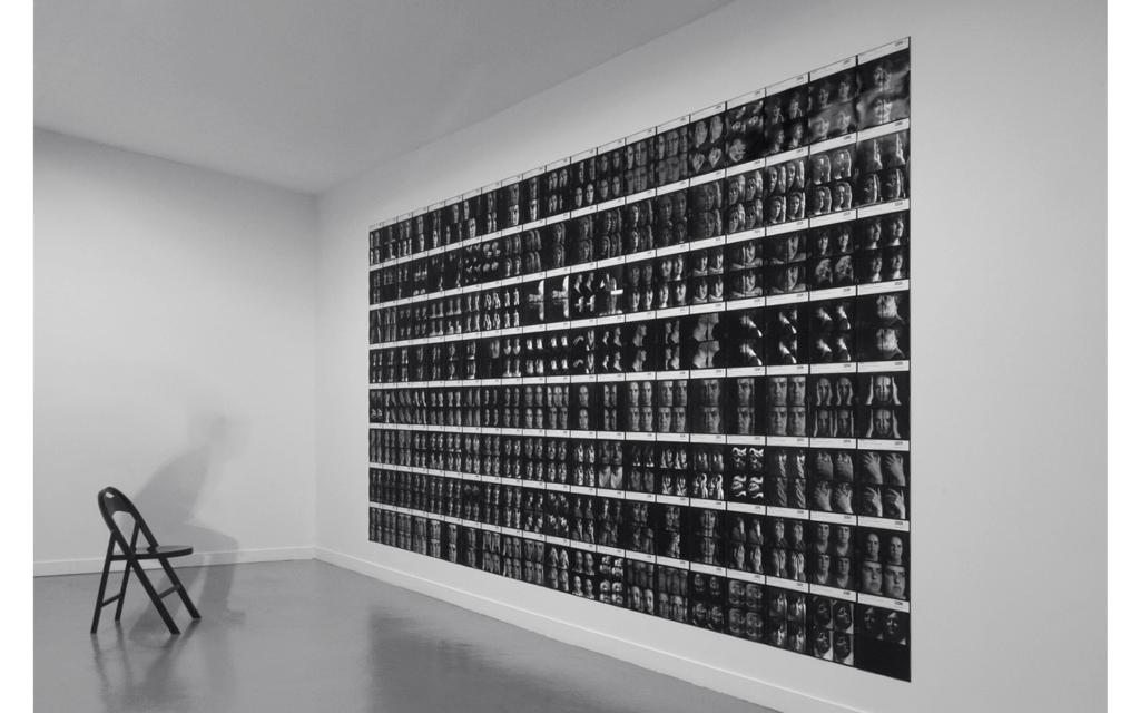 Vues partielles de l'exposition « Humaine »