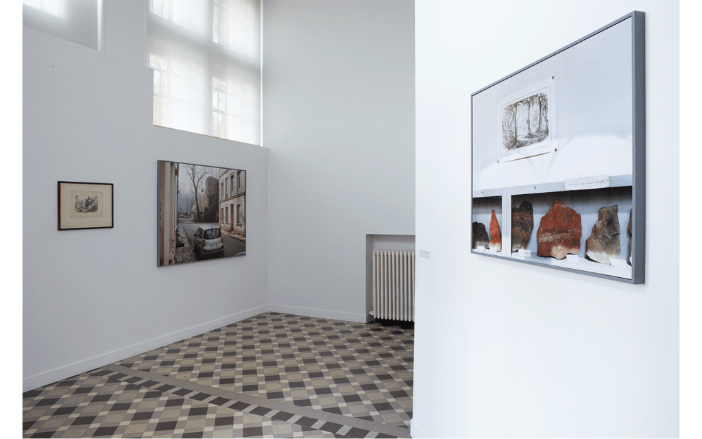 Vue partielle de l'exposition  « Des Terrains / Temps zéro »