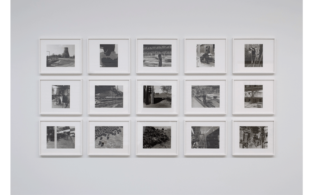 Vue partielle de l'exposition « Renaissance, Scènes de la reconversion industrielle dans le bassin minier du Nord — Pas-de-Calais»