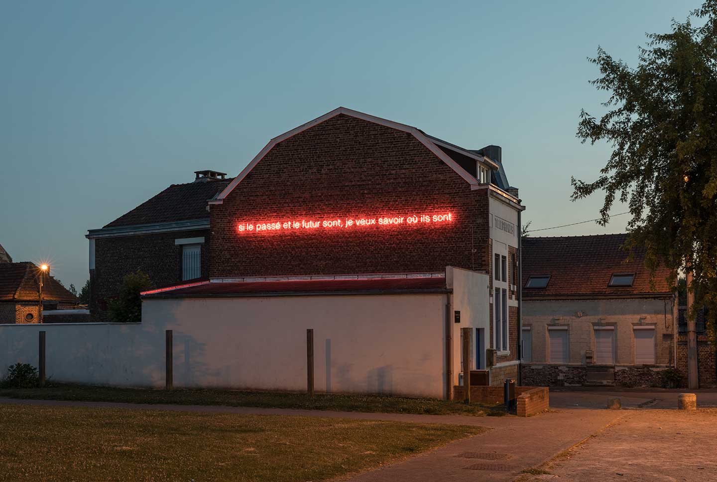 Public neon work<br>Marie José Burki