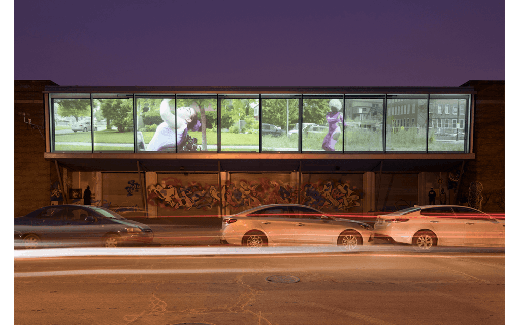 Vue partielle de l'exposition Resilient Images à l'Hyde Park Art Center