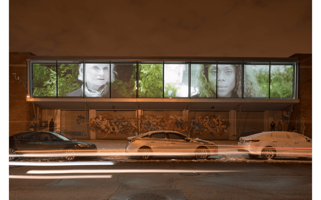 Vue partielle de l'exposition Resilient Images à l'Hyde Park Art Center