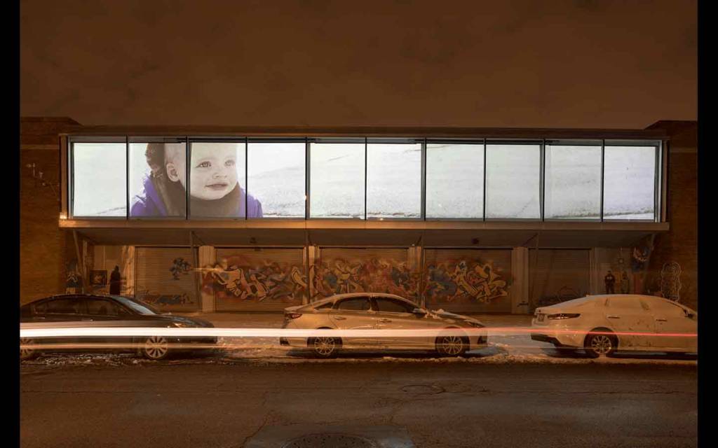 Vue partielle de l'exposition Resilient Images à l'Hyde Park Art Center