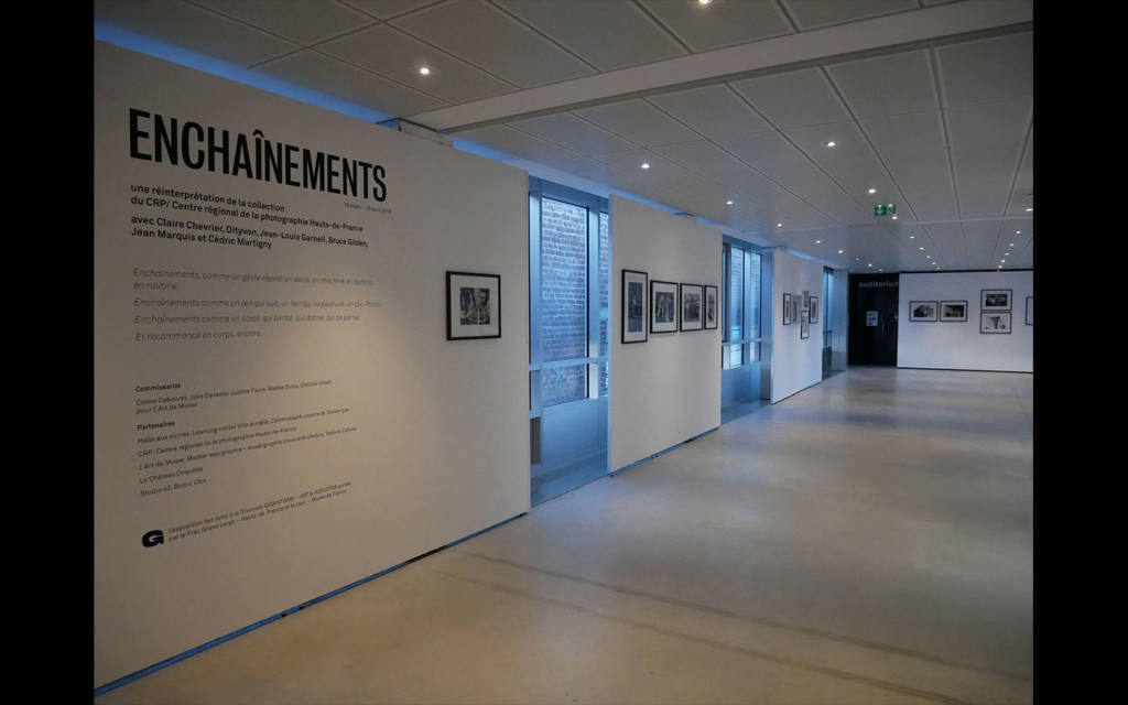 Vue partielle de l'exposition Enchaînements, une réinterprétation de la collection du CRP/