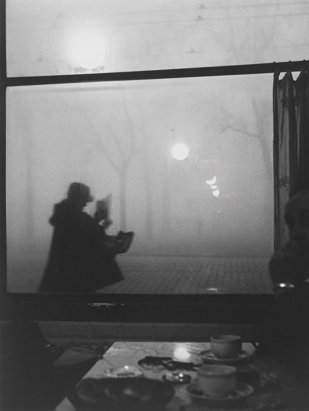 sabine-weiss-1924-france-facteur-a-lyon-1951-305-x-232-cm
