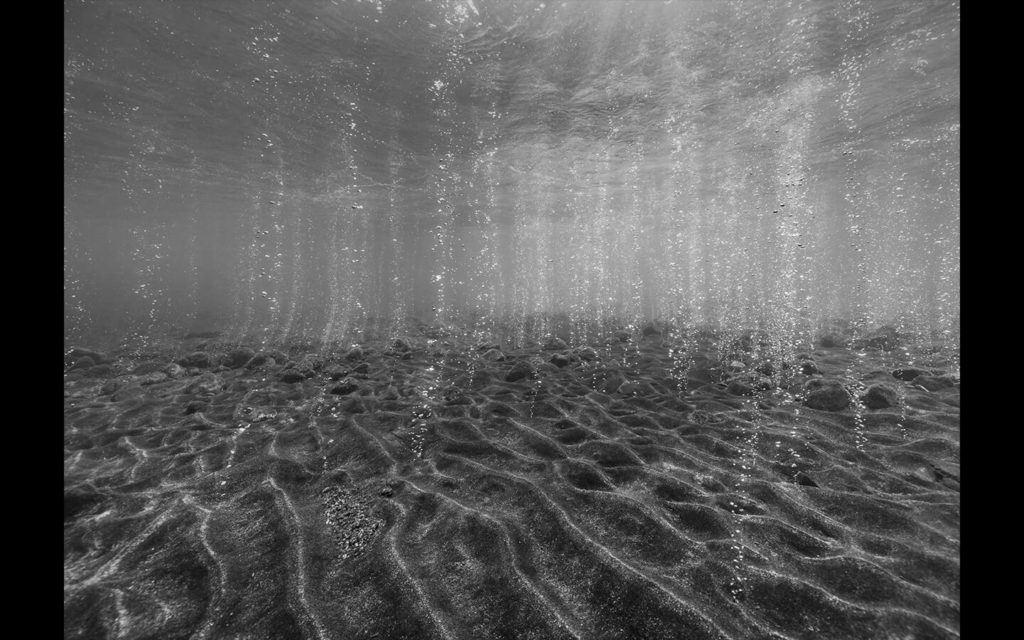 Paysages productifs, Bulles, pH 5.5, - 3m, zone acide, Vulcano, Sicile, 2019, Tirage Carbone 79,5 x 110 cm
