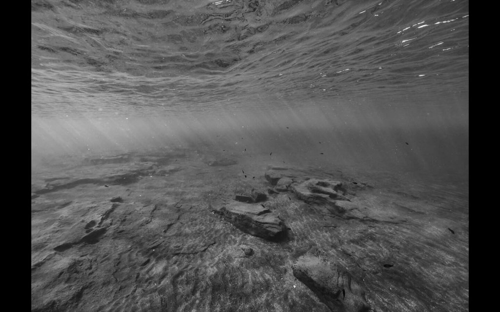 Paysages productifs, Bulles, pH 5.5, - 6m, zone acide, Vulcano, Sicile, 2019, Tirage Carbone 79,5 x 110 cm