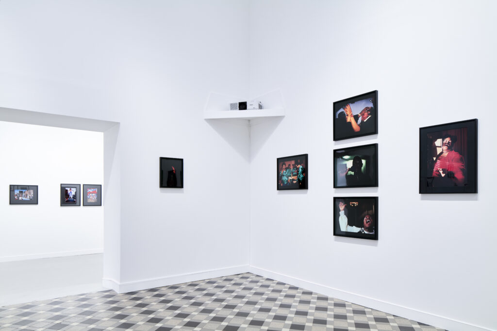 Vue exposition «Arlene Gottfried / Singing Photographer»